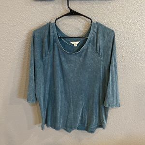 Women’s 3 quarter sleeve top